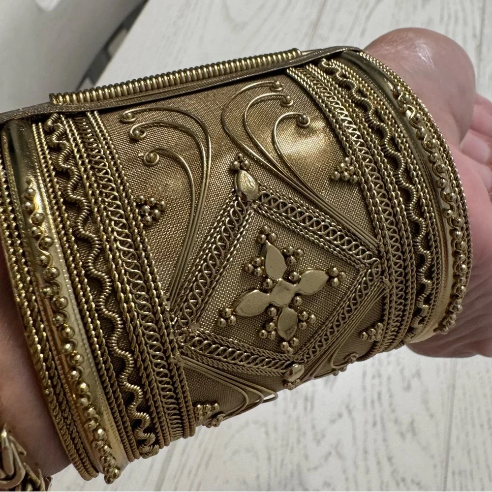 N/A egyptian gold